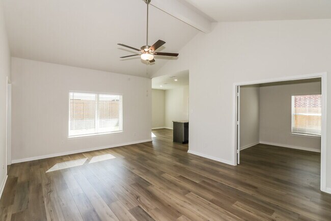 Photo - 420 Mystic Slopes Dr