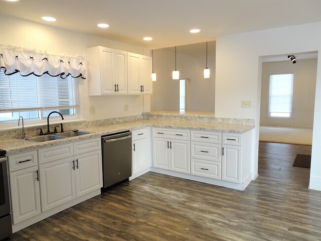 Photo - 783 E Main St Unit 1