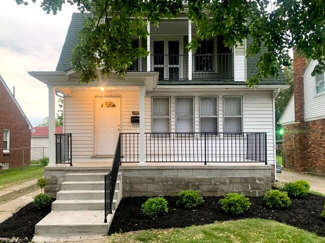 Photo - 15307 Biltmore St