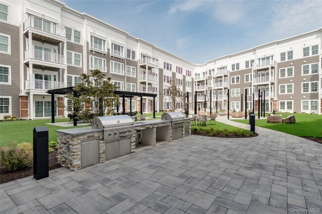 Photo - 75 E Hoffman Ave Unidad 1058