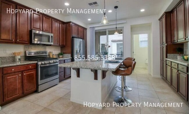 Photo - 215 Siderno Ct