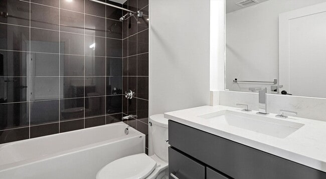 Photo - 24 Hichborn St #20T