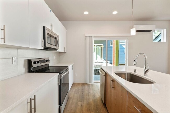 Skansie Pointe Luxury Homes