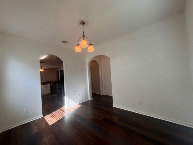 Photo - 302 Broken Pine Ct