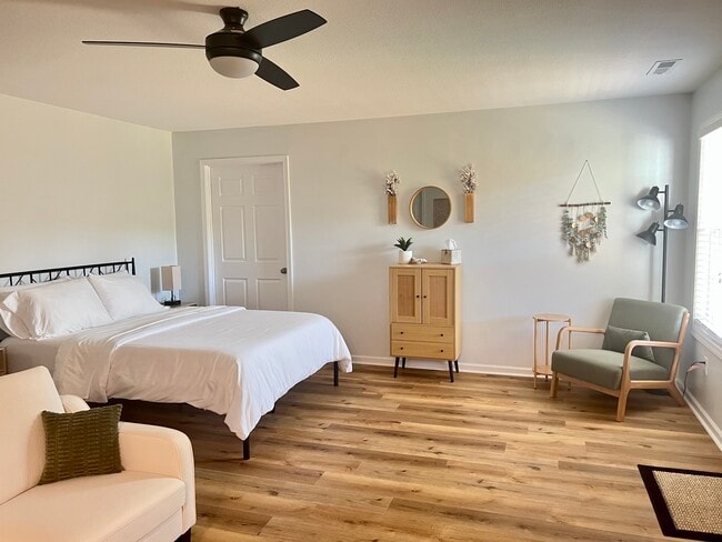 Photo - 99 High Ridge Dr Unidad Fully furnished Studio