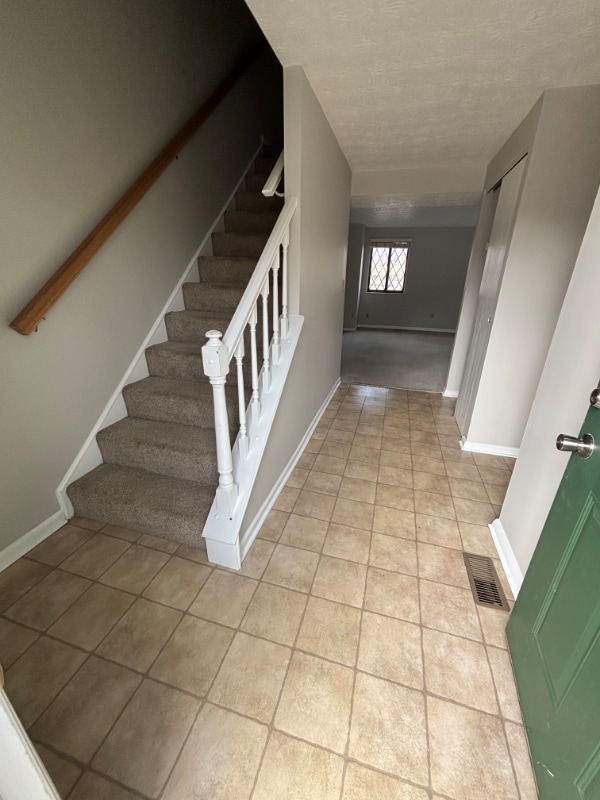 Photo - 447 Lockhaven Ct