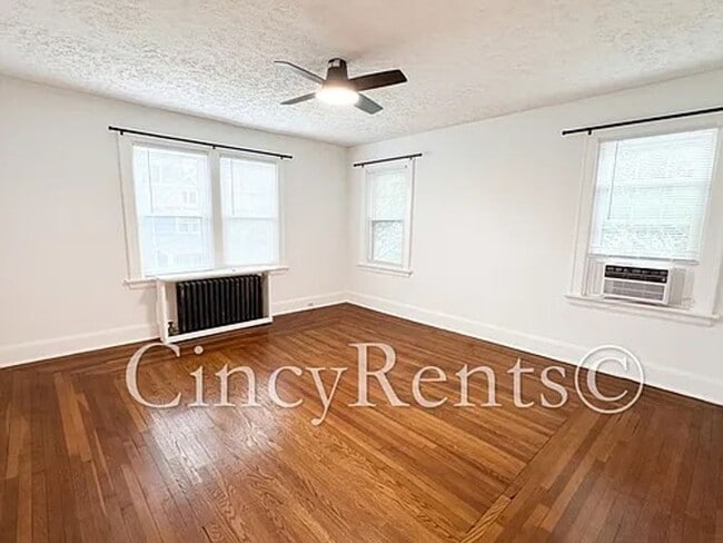 Photo - Courtland Ave. Apartments Unit Courtland - 3