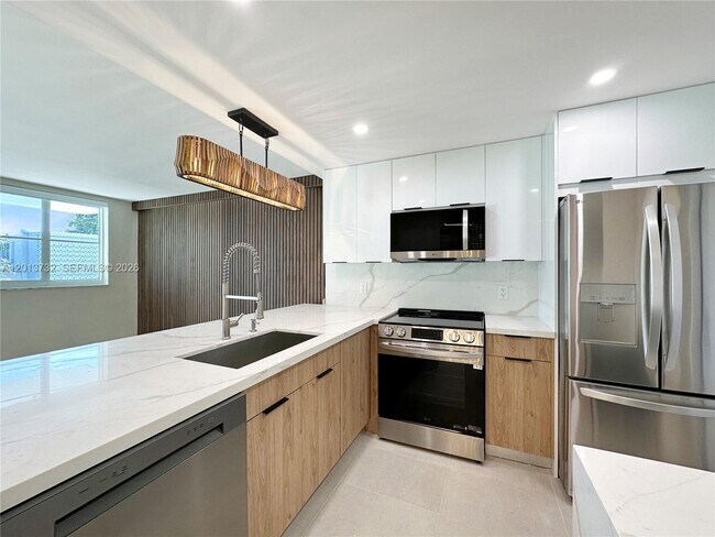 Photo - 1145 Normandy Dr Unit 202