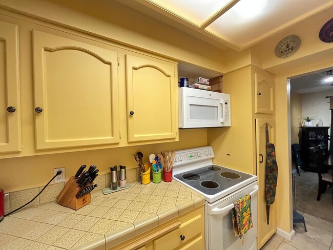 Photo - Very Nice Condo! 3 Miles to Cal Poly Groups Welcome Available June