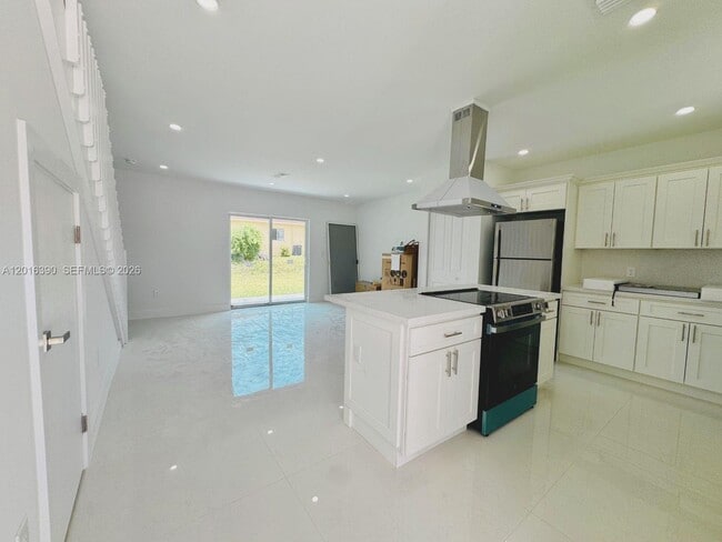 8005 NW 14th Ct
