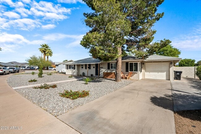 Photo - 1831 W Northview Ave