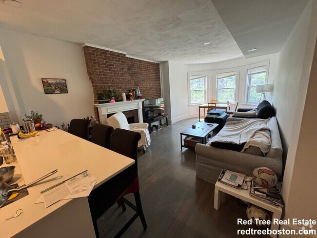 Building Photo - 1408 Beacon St Unit 3 Rental