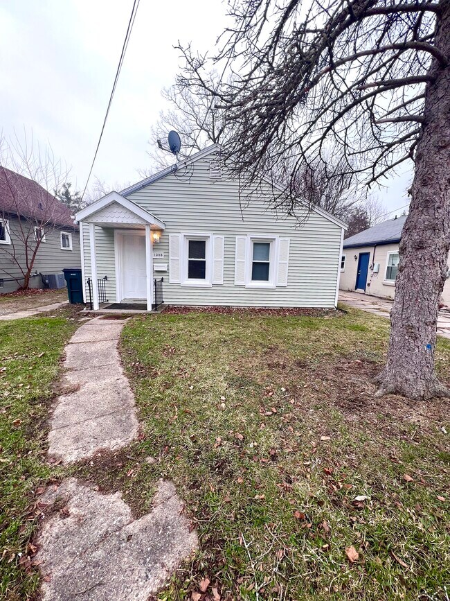 Photo - 1305 Maryland Ave