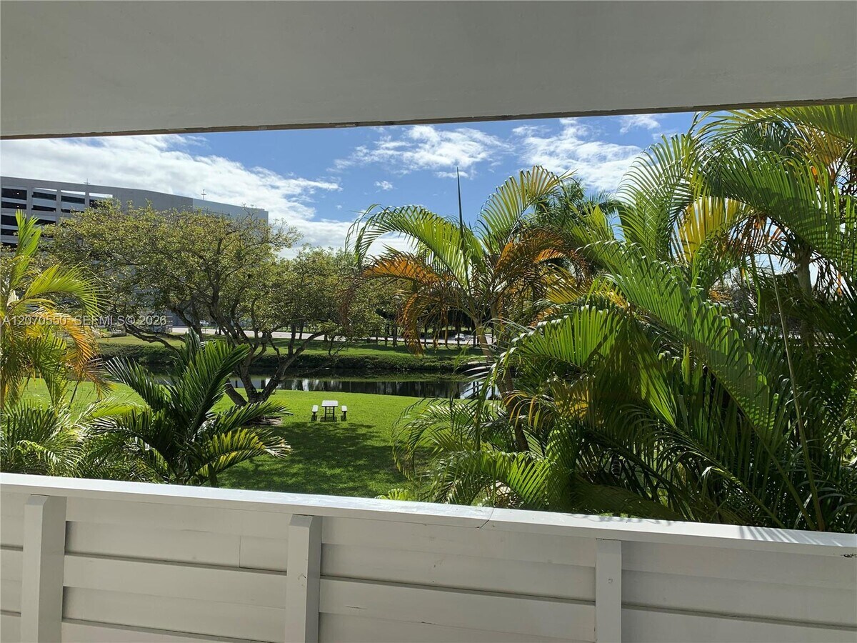 Photo - 8325 SW 72nd Ave Unidad 305C