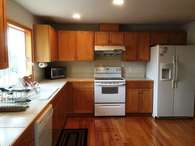 Photo - 825 NE 115th St