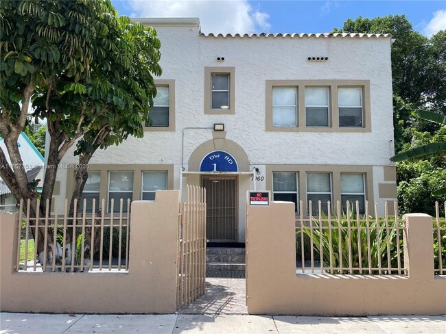 Building Photo - 1060 NW 47th St Unit 4 Rental