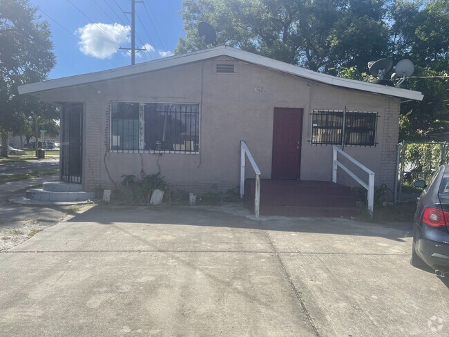 Building Photo - 3313 E Comanche Ave Rental