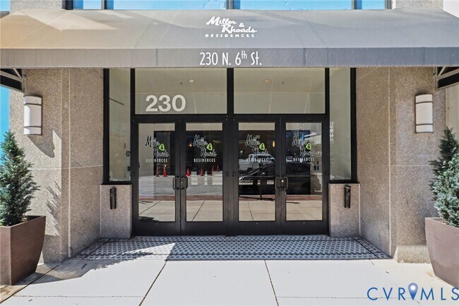 Building Photo - 230 N 6th St S Unit U325