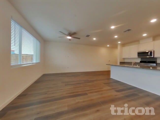 Photo - 2042 Delta Vw Ave