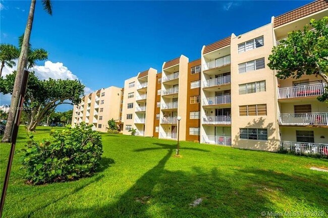 Photo - 6930 Miami Gardens Dr Condo Unit 1-304