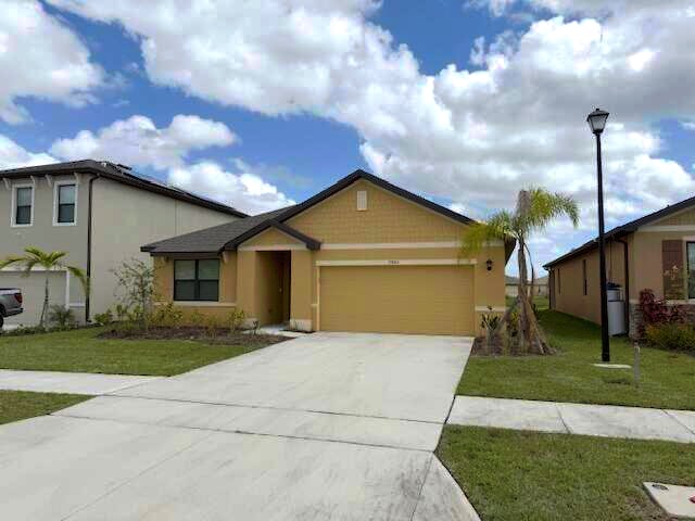 Building Photo - 9982 SW Triton Wy