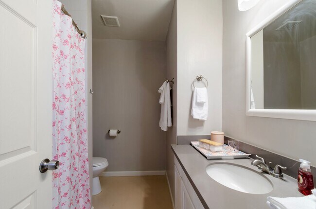 Photo - 2133 E Mabel St Unit Bedroom 2 - Bedroom 2