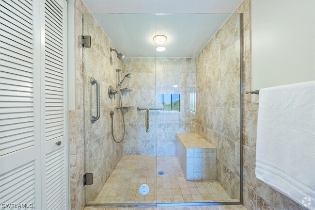 Building Photo - 15161 Cedarwood Ln Unit 1505 Rental