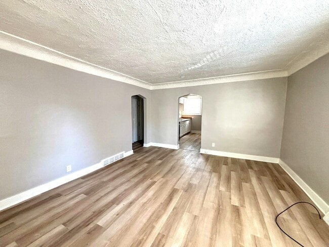 Photo - 7006 Toepfer Rd