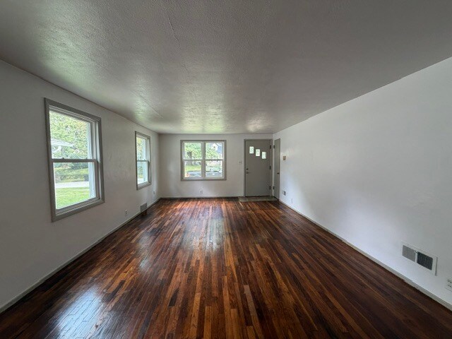 Photo - 2229 Parkview Pl