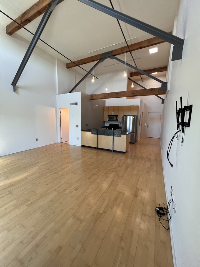 Photo - 1001 E 17th St