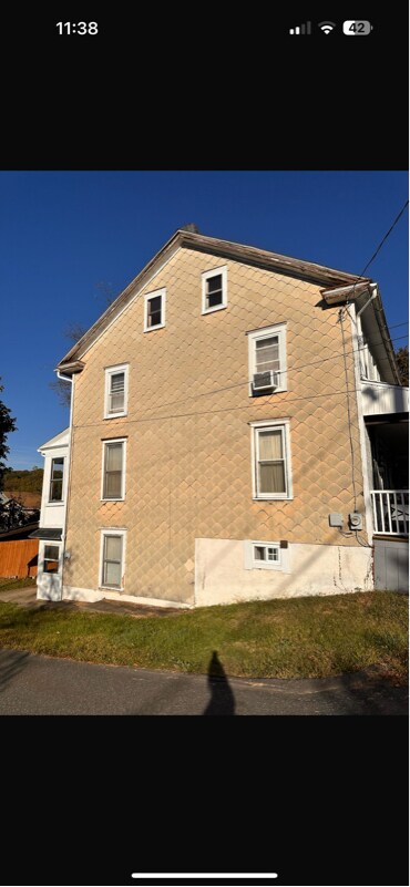 Photo - 1701 Mohawk St