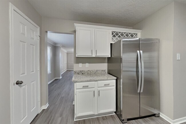 Photo - 20402 Avery Point Dr