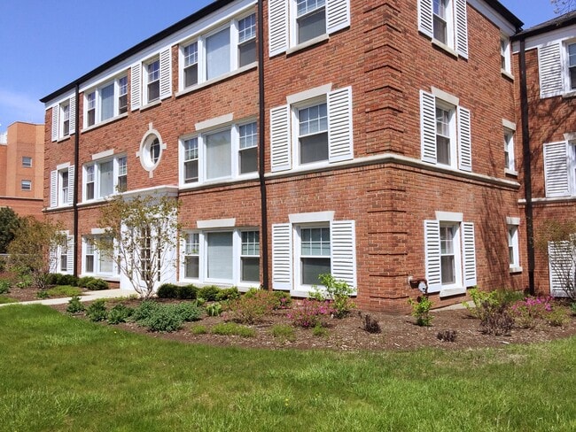 Building Photo - 303 Ridge Ave Unit 1