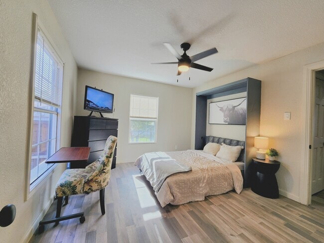 Building Photo - 1402 Harlandale Ave