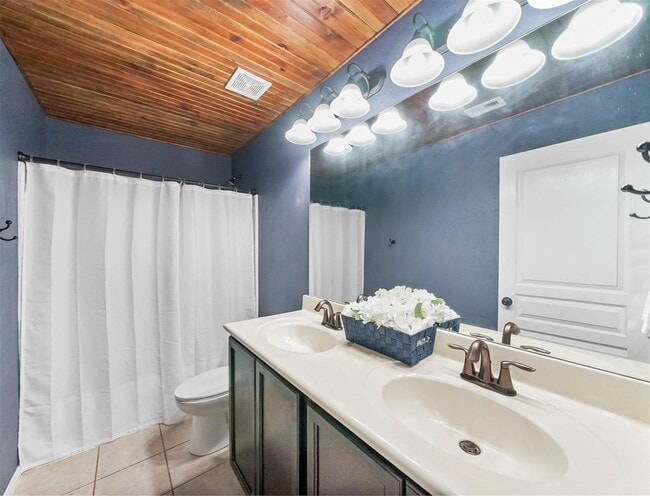 Building Photo - 20015 Flax Flower Dr