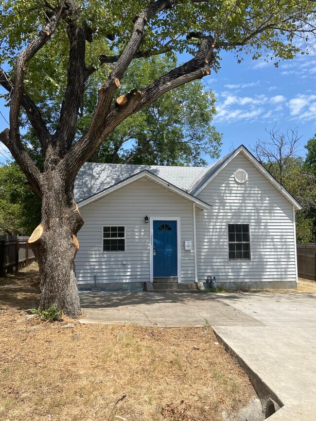 Photo - 200 E Freeman St