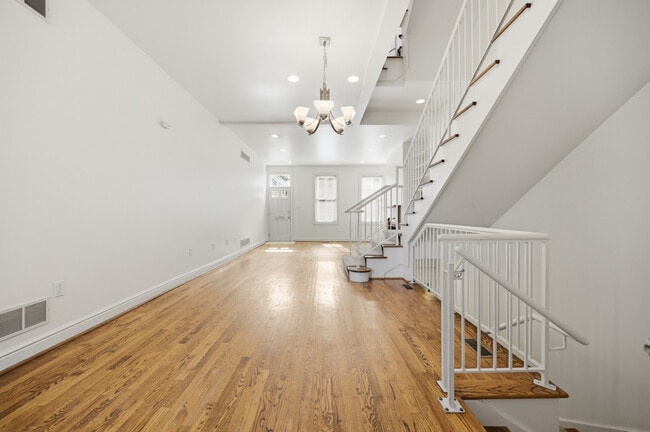 Franklin West Apartments, Leasing Office