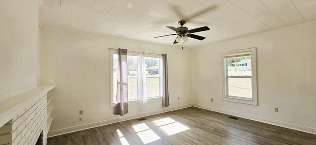 Photo - 1065 Sunset Dr