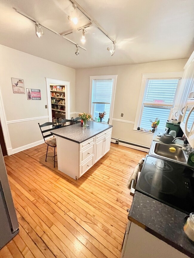 Photo - 19 Sachem St