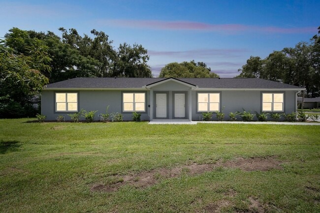 Building Photo - Charming New 3BED-2BATH Apartment in Barto...