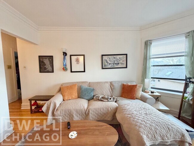 Photo - 1913 W Larchmont Ave Unidad 3B