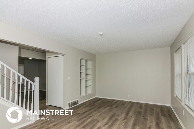 Photo - 2405 Edmonton Rd