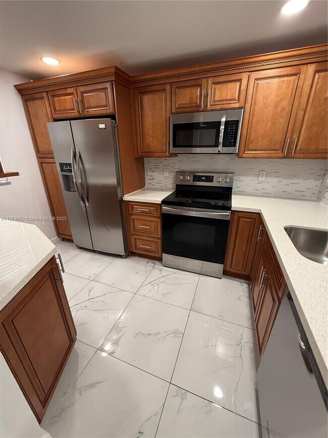 Photo - 862 NE 209th St Unidad 106-39