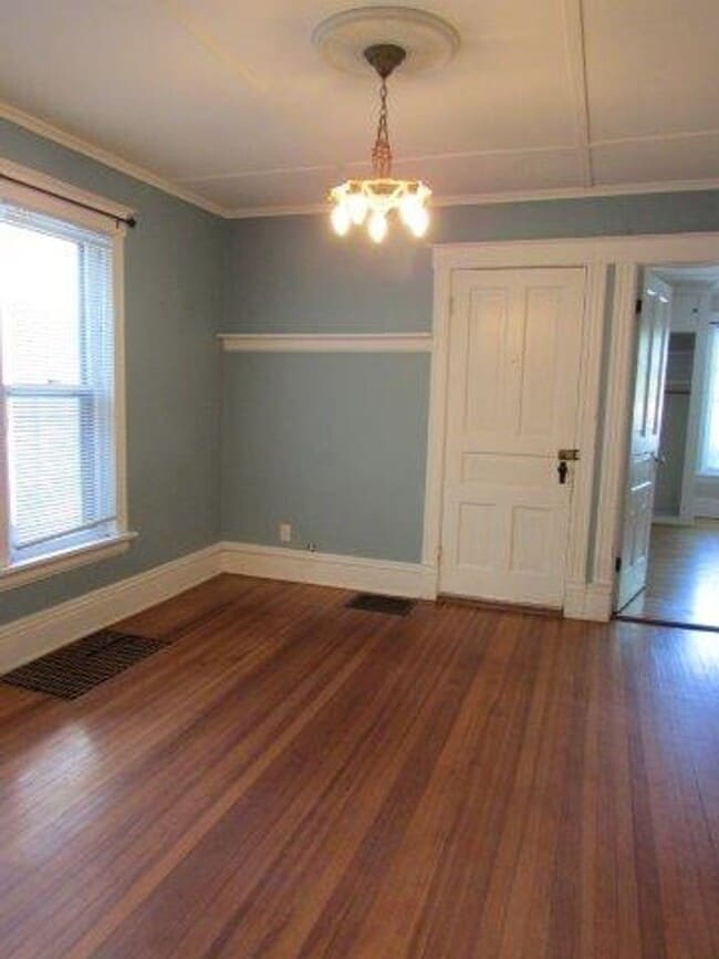 Photo - 1129 Williamson St Unit 1