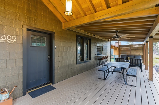 Photo - 809 3rd Ave W