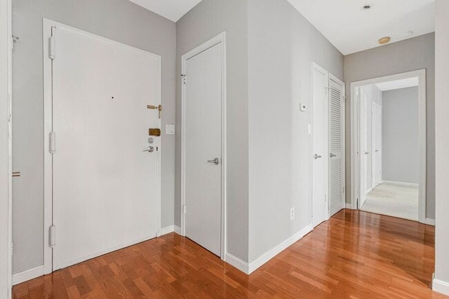 Photo - 2001 16th St NW