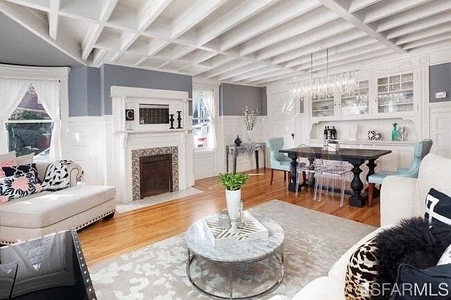 Building Photo - 2096 Pine St