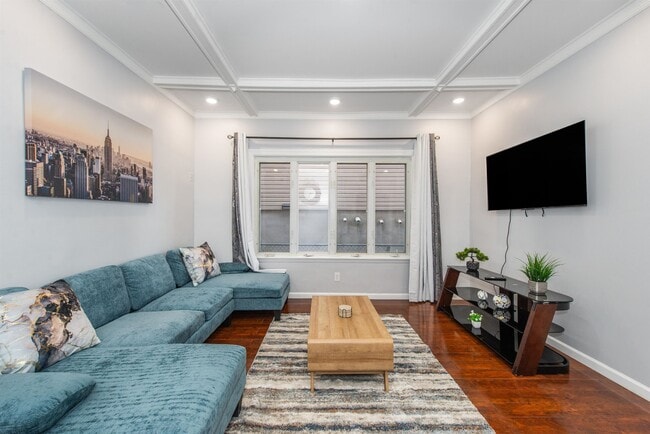 Photo - 19 W 27th St