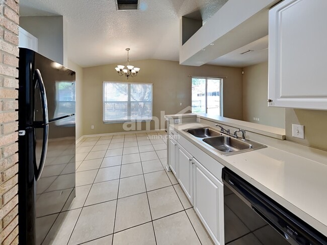 Photo - 1403 Orange Moss Ct