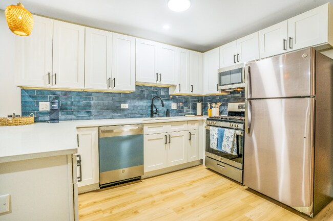 Photo - 1704 N Springfield Ave Unidad 1